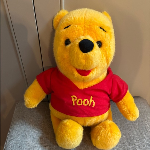 Vintage talking  Winnie the Pooh Stuffed Animal perfect condition - Picture 1 of 3